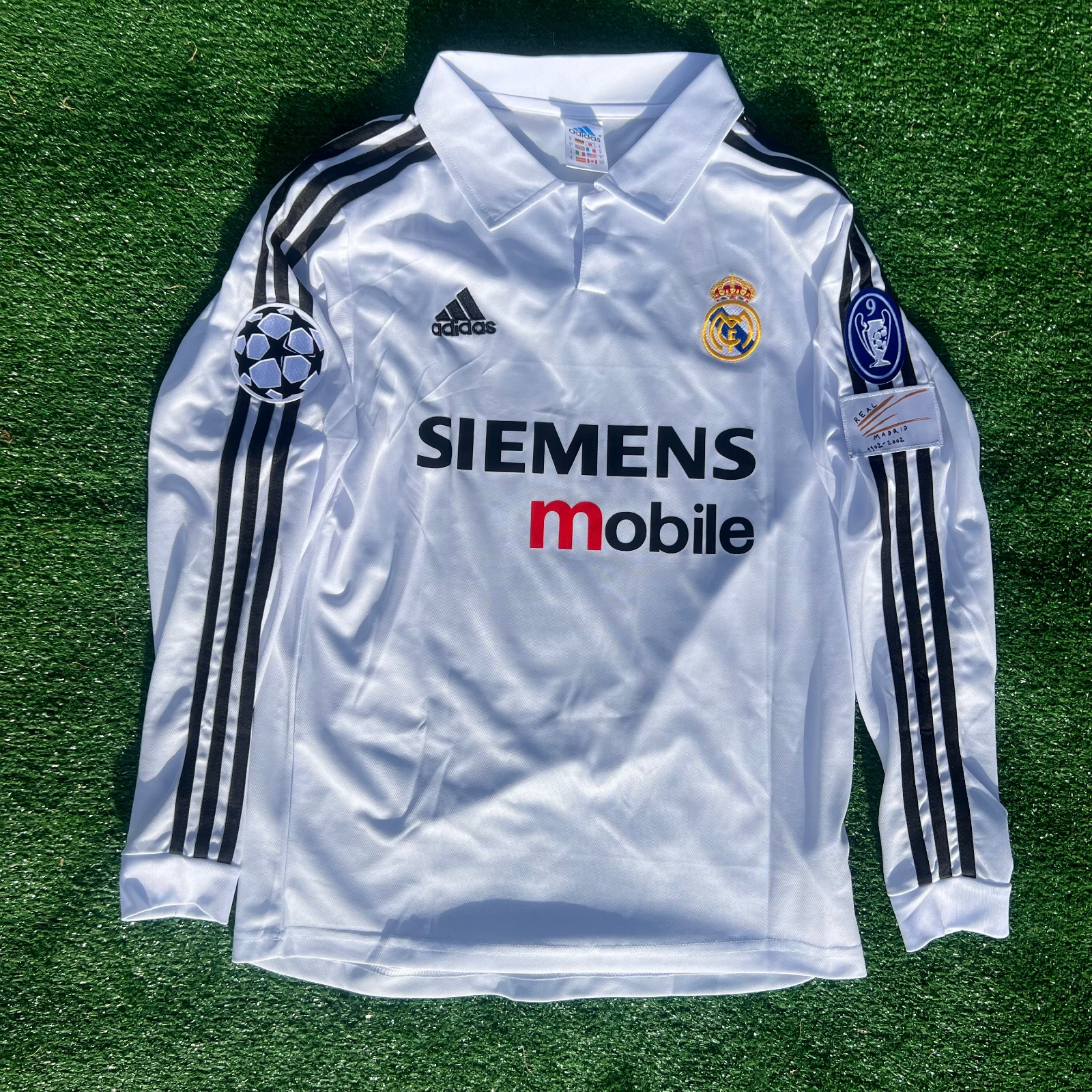 Real Madrid 2002 Local — Figo #10 (Retro)